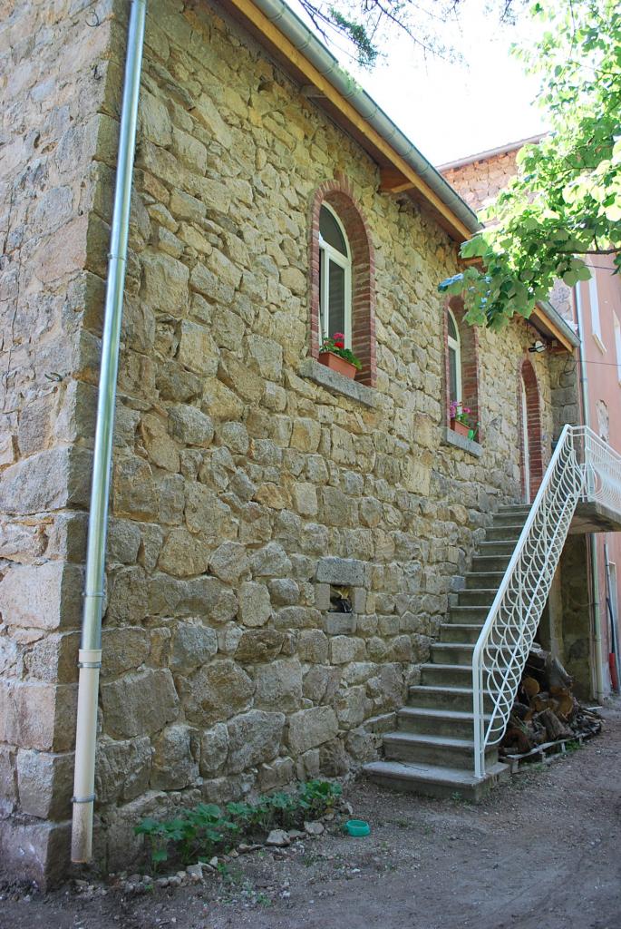 Gîte escaliers menant au jardin d'agrément